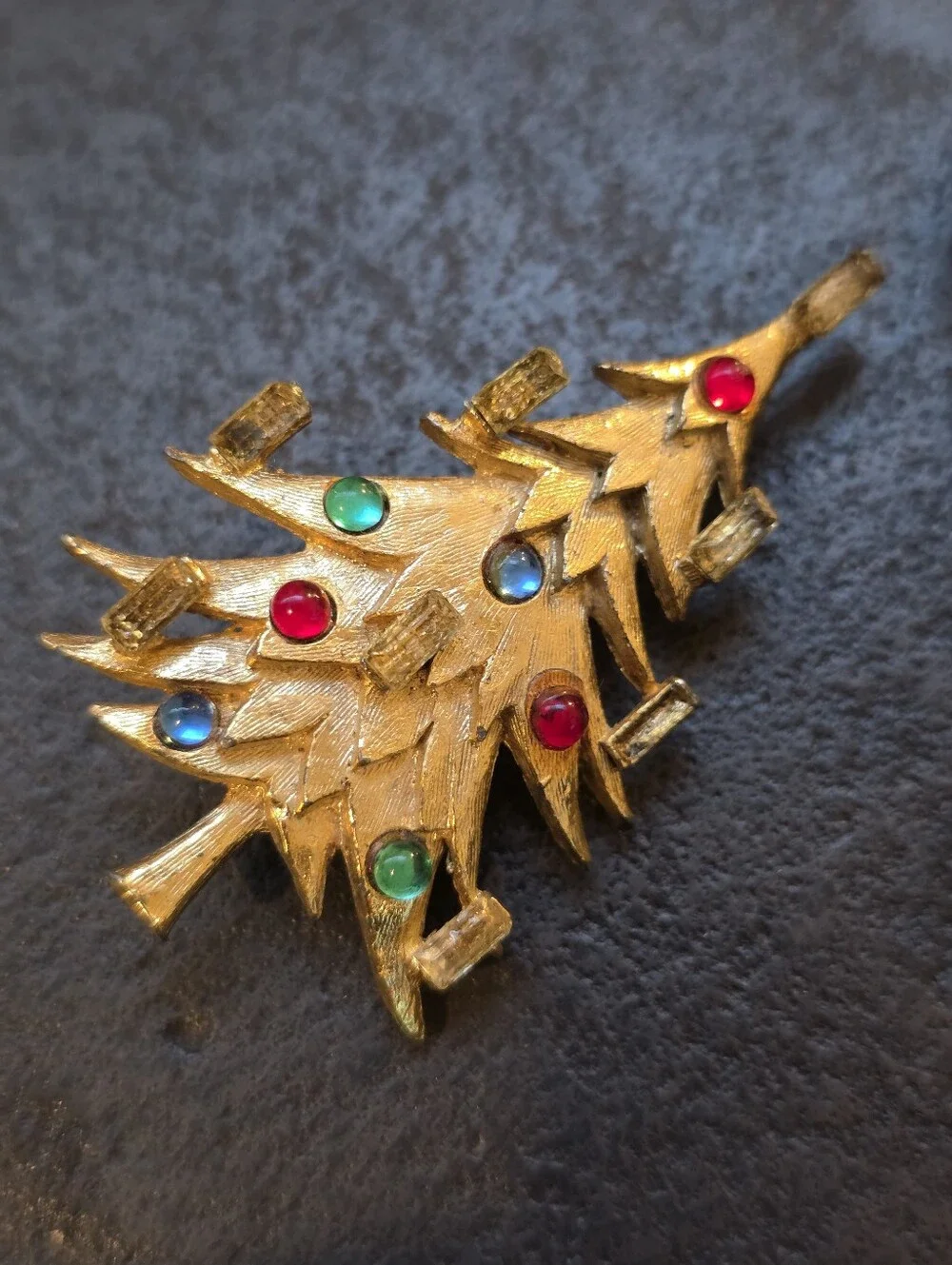 Unsigned BERGER starburst And Christmas Tree Signed CHINA brooch Set -READ